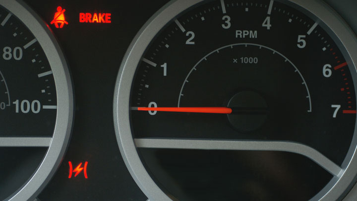 car warning lights - what does the lightning bolt warning light mean